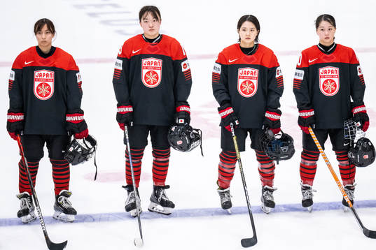 Players of Japan looks dejected