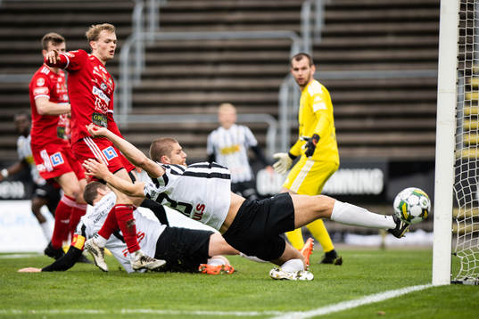 Bläddra bland fler bilder av Fotboll, Superettan, Landskrona - Skövde AIK