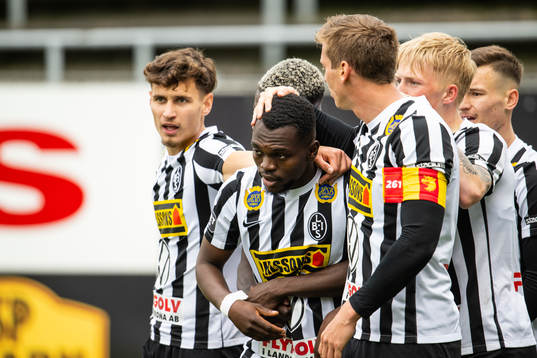 Landskronas Kofi Asare jublar