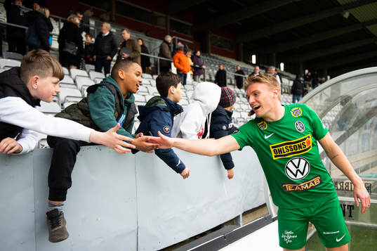 Landskronas målvakt Svante Hildeman jublar