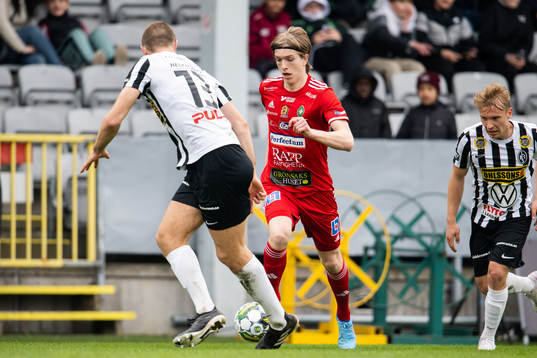 Skövde AIKs David Frisk mot Landskronas Erik Hedenquist