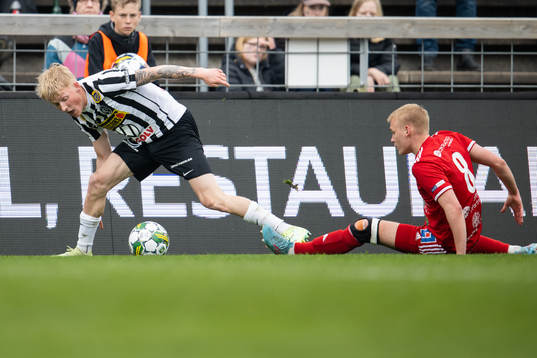 Landskronas Melker Widell mot Skövde AIKs Oscar Lennerskog