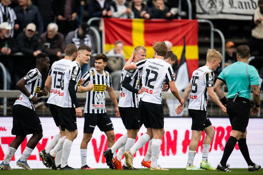 Landskronas Johan Rapp och Melker Jonsson jublar