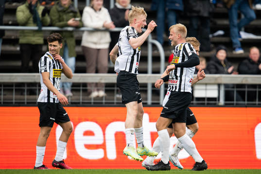 Landskronas Melker Widell och Johan Rapp jublar
