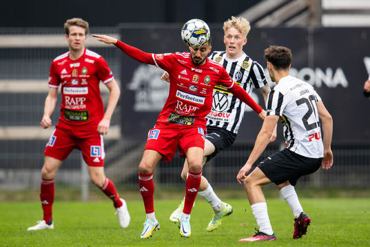 Landskronas Melker Widell och Skövde AIKs Elmar Abraham