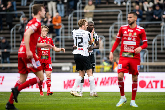 Landskronas Melker Jonsson och Ousmane Diawara
