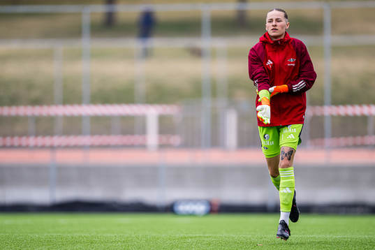 Rugile Maria Rulyte of Rosenborg warms up