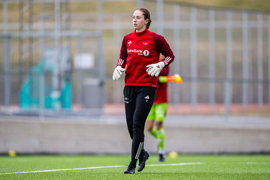 Karen Oline Sneve of Rosenborg warms up