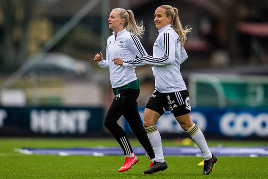 Maria Olsvik of Rosenborg warms up