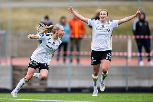 Bläddra bland fler bilder av Football, Toppserien, Rosenborg - Røa