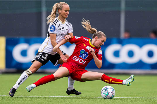 Maria Olsvik of Rosenborg and Martine Humlestøl Midtbø of