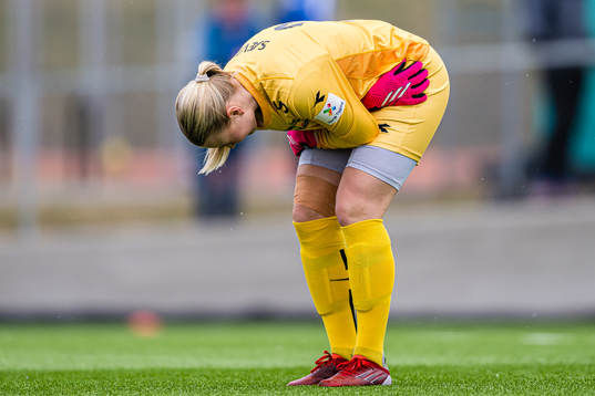 Hildegunn Sævik of Røa in pain