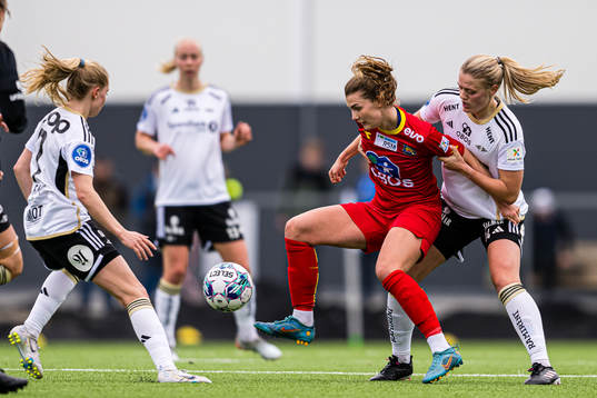 Julie Elise Hoff Klæboe of Røa and Mathilde Hauge