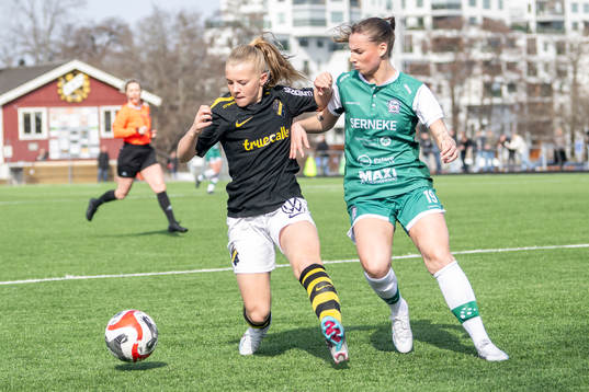 AIKs Matilda Nildén  och Alingsås Ebba Ranieli