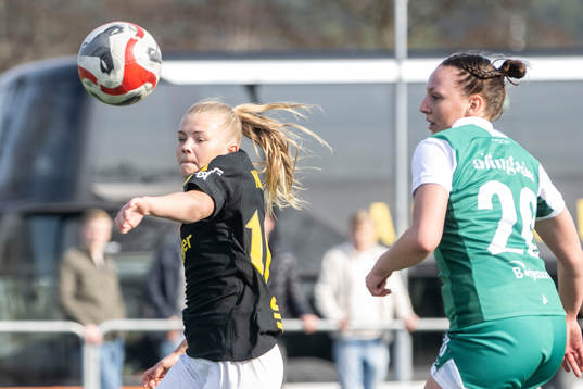 AIKs Matilda Nildén och Alingsås Emmy Blomberg