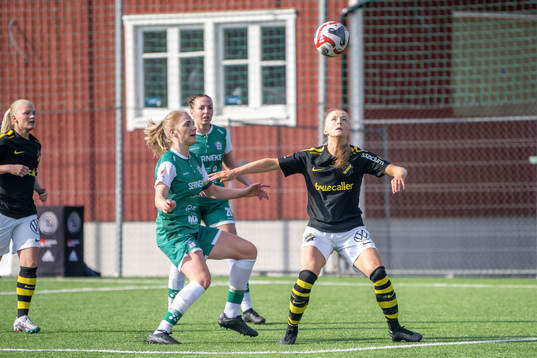 Alingsås Moa Jarl och AIKs Moa Sjöström