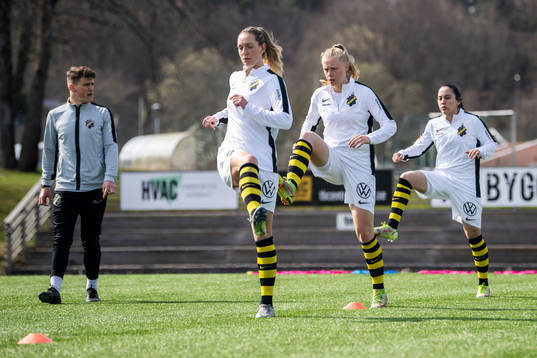 AIKs fystränare Jack Baldwin, Jennie Nordin, Sofia Parkner