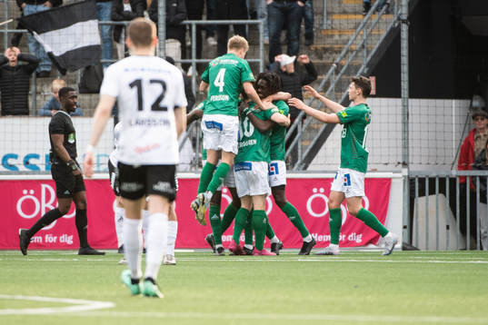 Brages Gustav Berggren jublar
