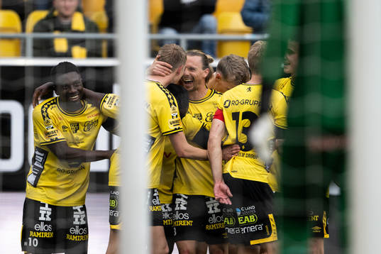 Elfsborgs Alexander Bernhardsson jublar