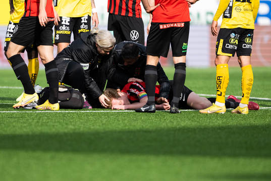 Brommapojkarnas Gustav Sandberg Magnusson har ont
