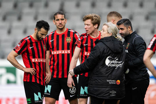 Brommapojkarnas Gustav Sandberg Magnusson har ont