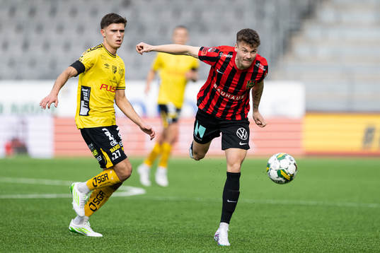 Elfsborgs Besfort Zeneli och Brommapojkarnas Samuel Kroon