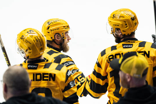 Skellefteås Oscar Möller jublar