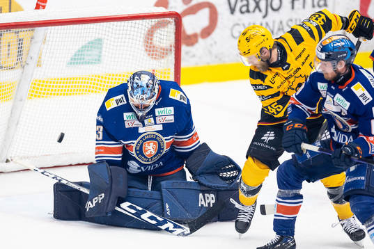 Skellefteås Oscar Möller gör mål 0-1 bakom Växjös