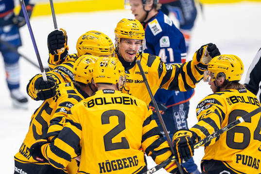 Skellefteås Jonathan Johnsson jublar