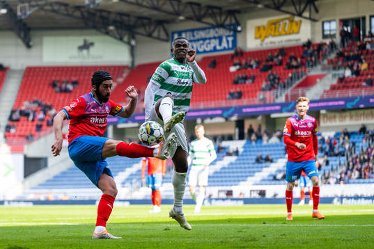 Helsingborgs Frederik Holst och Västerås SKs Jaheem Burke