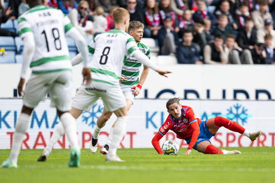Västerås SKs Patric Åslund och Helsingborgs Ervin Gigovic