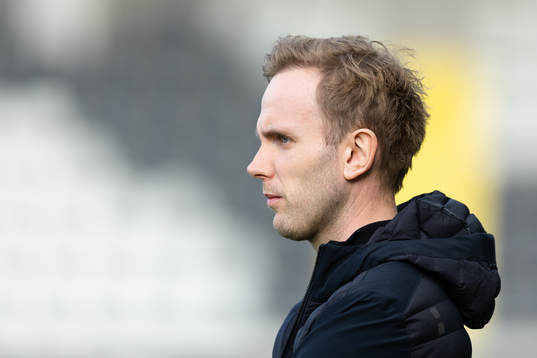 Kalmars tränare Henrik Jensen innan fotbollsmatchen i