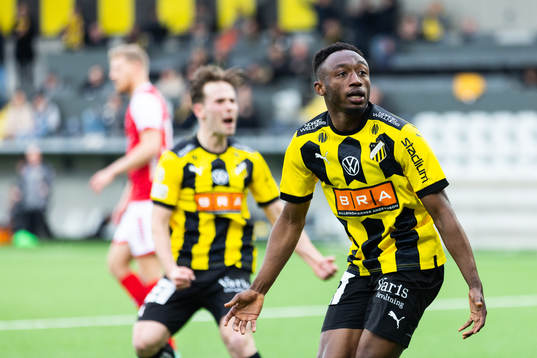 Häckens Benie Adama Traore jublar