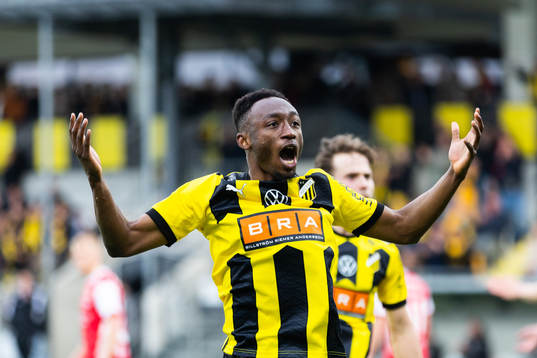 Häckens Benie Adama Traore jublar