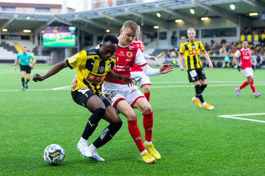Häckens Benie Adama Traore och Kalmars David Kristjan