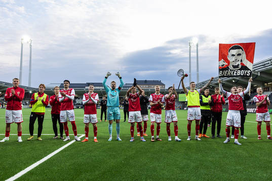 Kalmars spelare jublar