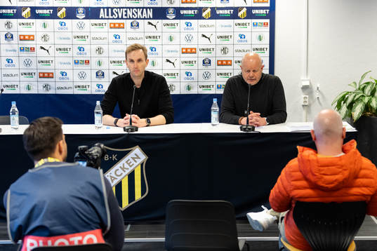 Kalmars tränare Henrik Jensen och Häckens tränare