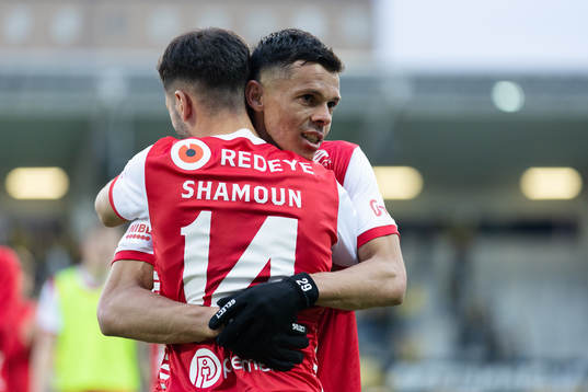 Kalmars Noah Shamoun och Romario Pereira Sipiao jublar