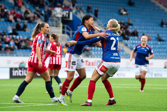 Ylinn Tennebø celebrates