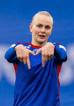 Karina Sævik of Vålerenga celebrates