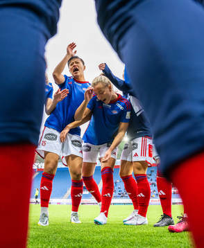 Ylinn Tennebø and Stine Brekken of Vålerenga