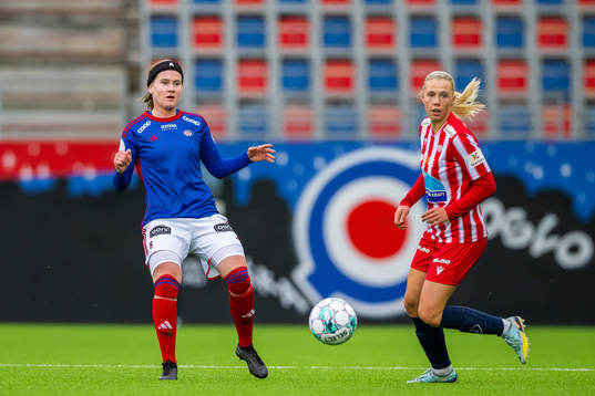 Linn Vickius of Vålerenga and Kristina Svandal of Avaldsnes