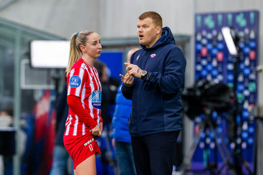 Hanna Dahl and John Arne Riise, head coach of Avaldsnes