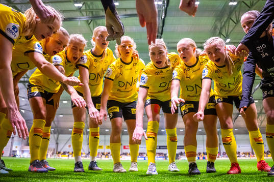 Mimmi Löfwenius Veum, Katrine Winnem Jørgensen, Camilla