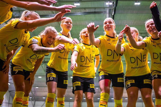 Mimmi Löfwenius Veum, Katrine Winnem Jørgensen, Camilla
