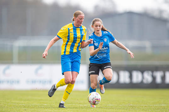 Eskilsminnes Emma Widesjö och Halmstads Nellie Granstam