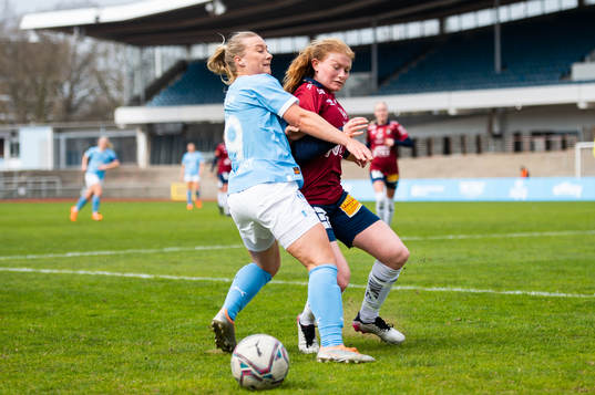 Malmö FFs Madeleine Hejde och Örgrytes Mathilda Sjöström