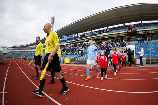 Malmö FFs spelare gör entré