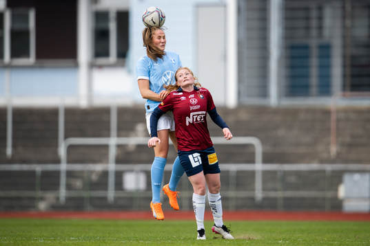 Malmö FFs Linnea Svensson i nickduell mot Örgrytes