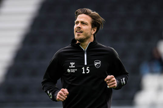 Sondre Solholm Johansen of Odd warms up